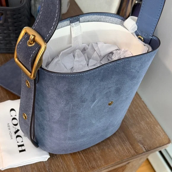 Coach Bleecker Bucket 21 - Picture 3 of 5